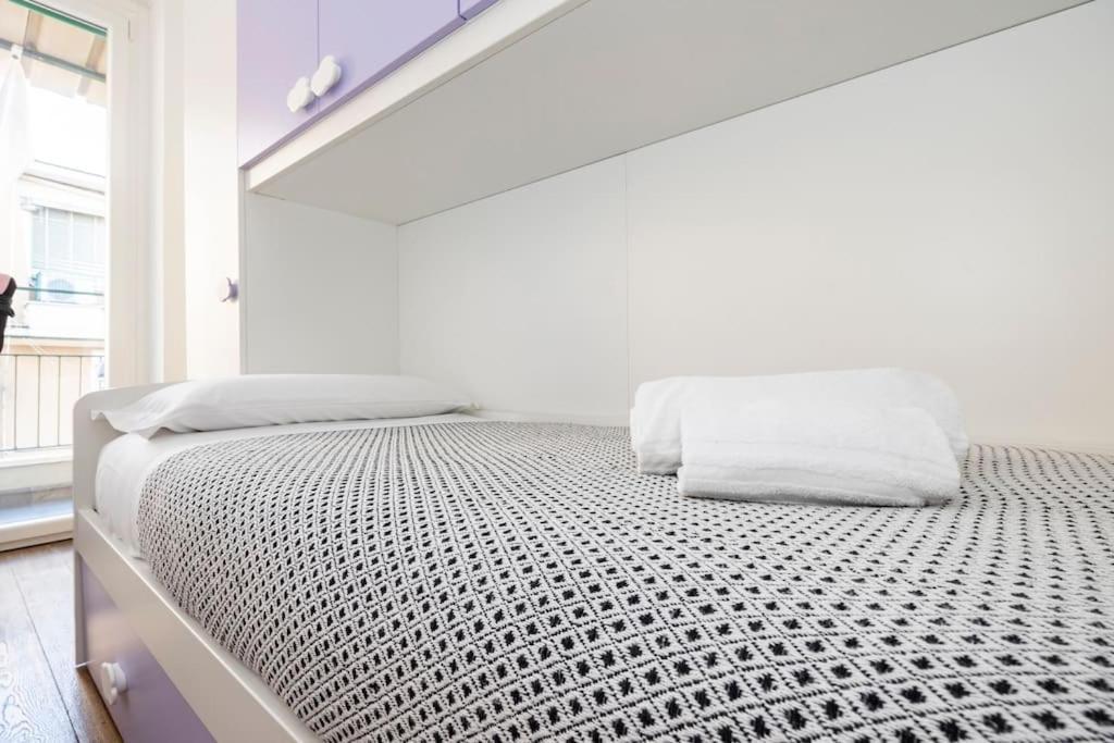 Stylish Apartment Rome Air Conditionig Wifi Tv 50 Metro 4 Minutes Away Luaran gambar