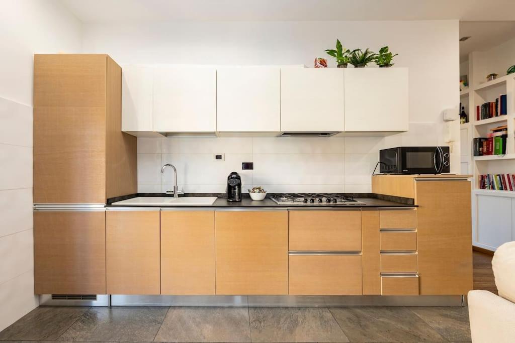 Stylish Apartment Rome Air Conditionig Wifi Tv 50 Metro 4 Minutes Away Luaran gambar